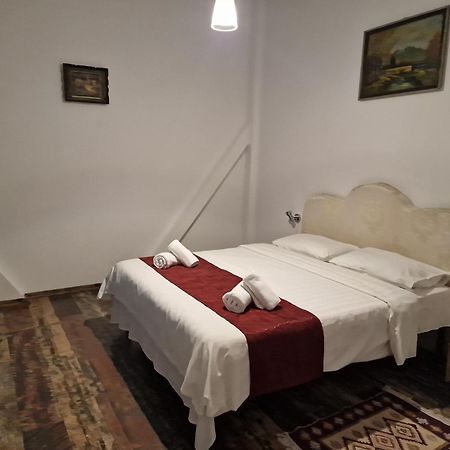 Ullysses Guest House 브라쇼브 외부 사진